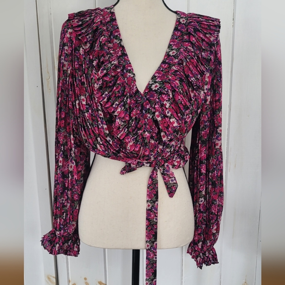 Floral Ruffle Wrap Pleated Sleeve Crop Top